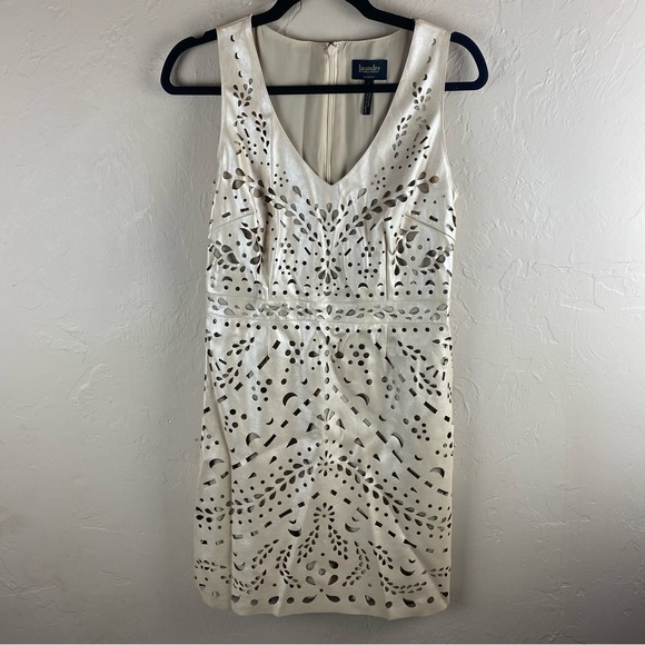 Laundry Shelli Segal Beige Eyelet Sleeveless Pleather Dress Size 4 Sheath Y2K - Picture 3 of 11